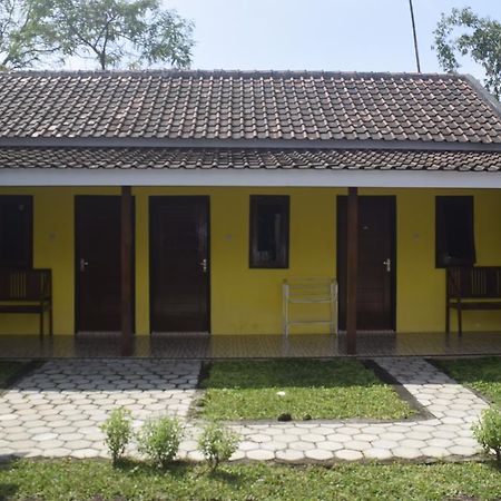 Blue Flame Inn Banyuwangi  Eksteriør billede