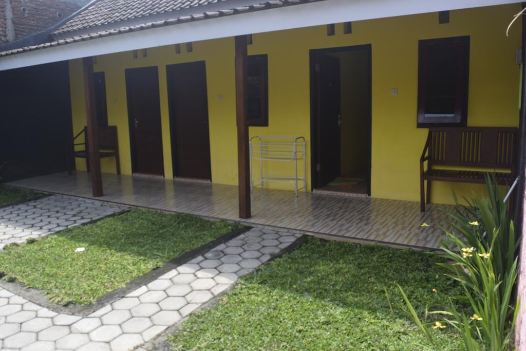 Blue Flame Inn Banyuwangi  Eksteriør billede