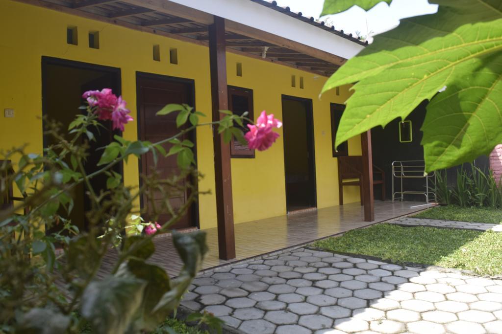Blue Flame Inn Banyuwangi  Eksteriør billede