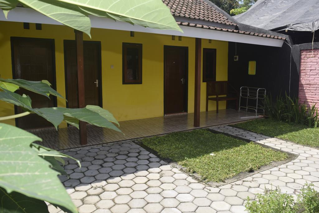 Blue Flame Inn Banyuwangi  Eksteriør billede